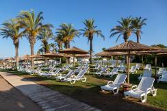 MIRACLE RESORT Pools & Beach